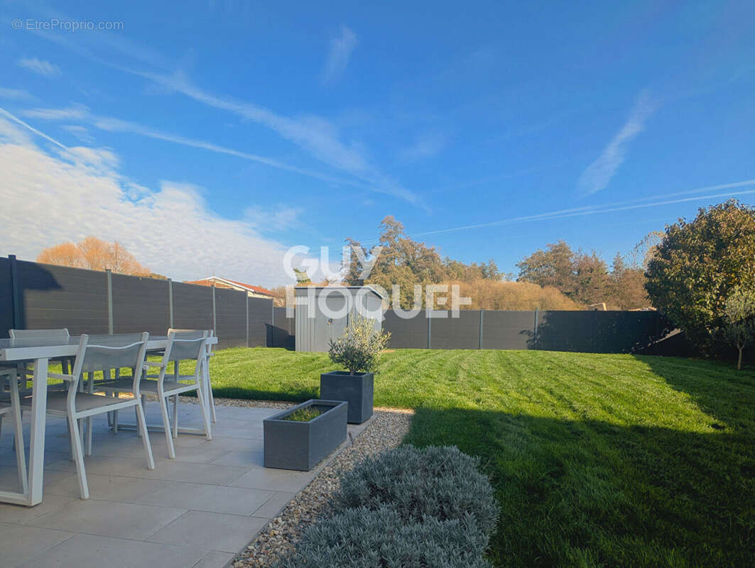 Maison à PONT-EVEQUE