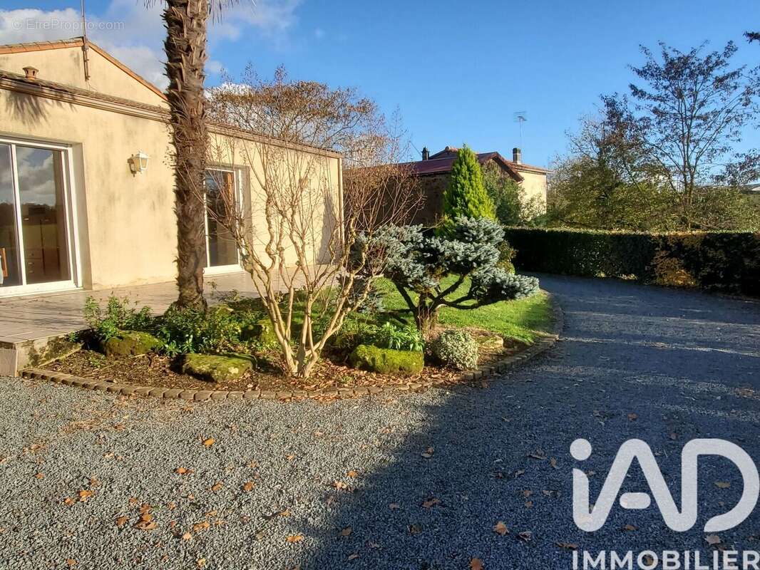 Photo 4 - Maison à LA TARDIERE