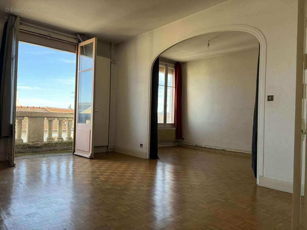 Appartement 98 m² à Vichy  - photo 2