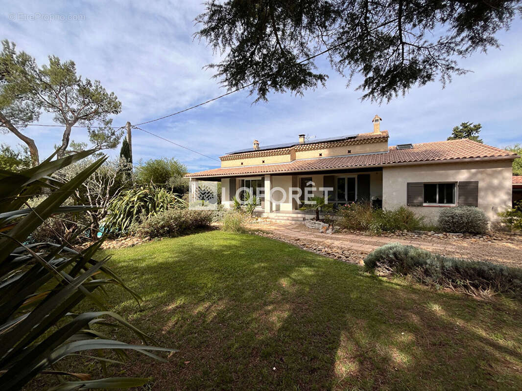 Maison à L'ISLE-SUR-LA-SORGUE