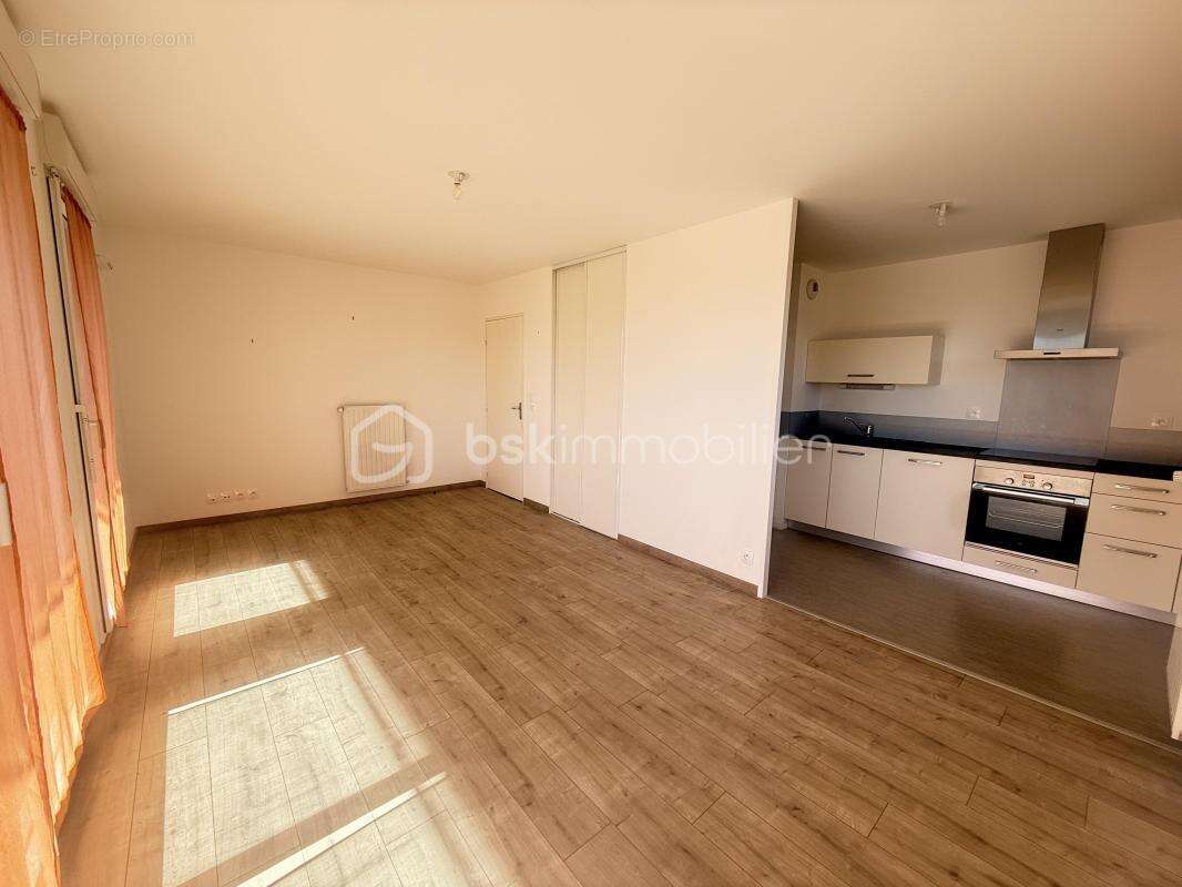 Appartement à VEZIN-LE-COQUET