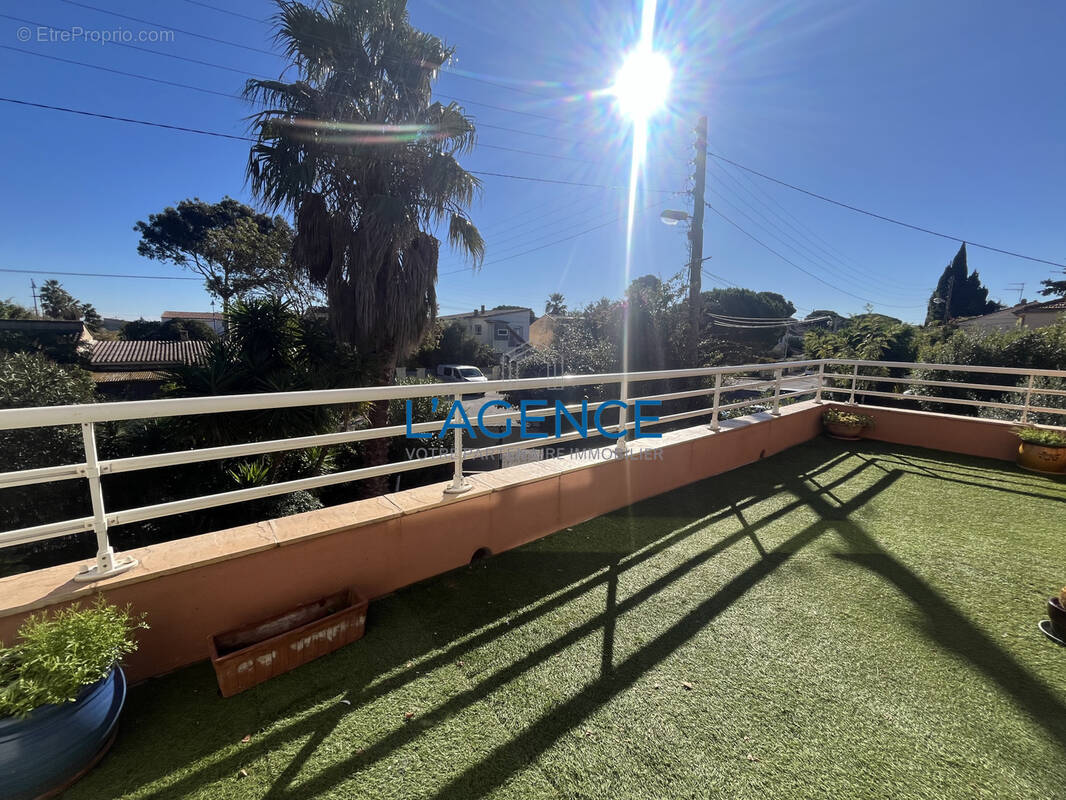 Appartement à HYERES