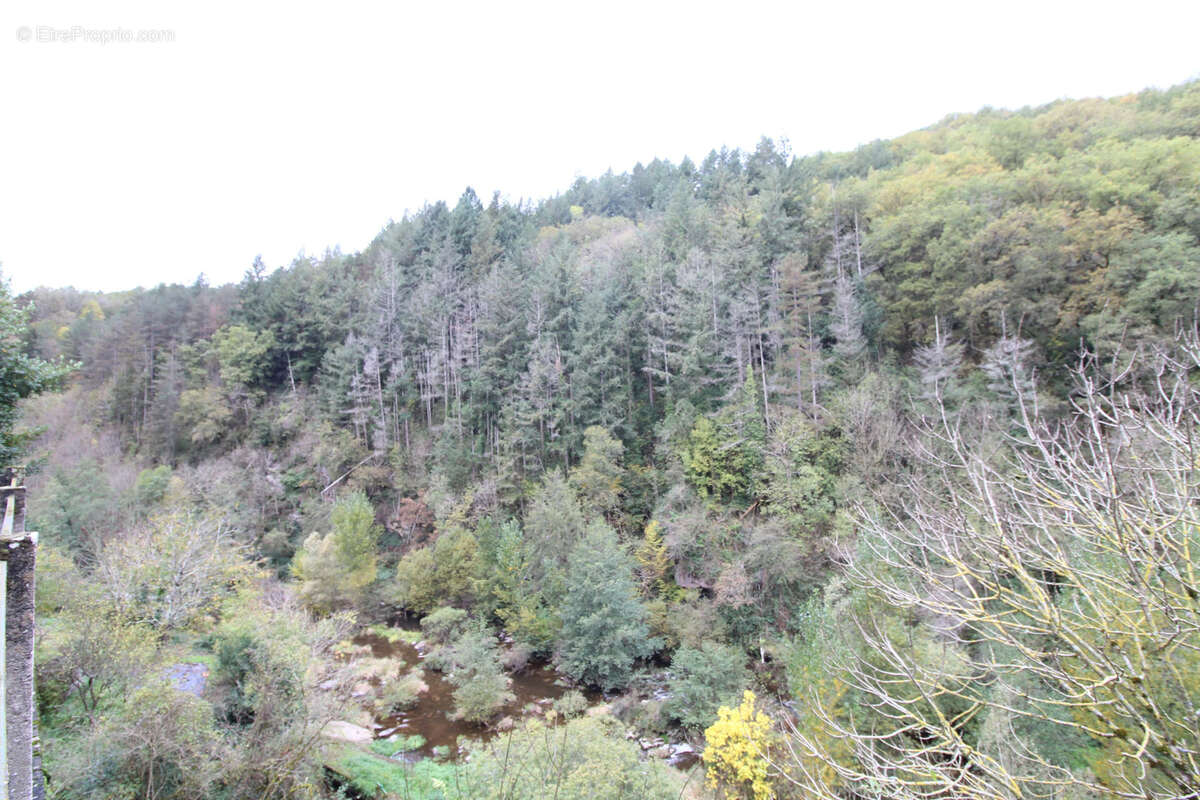 Maison à SAINT-SERNIN-SUR-RANCE