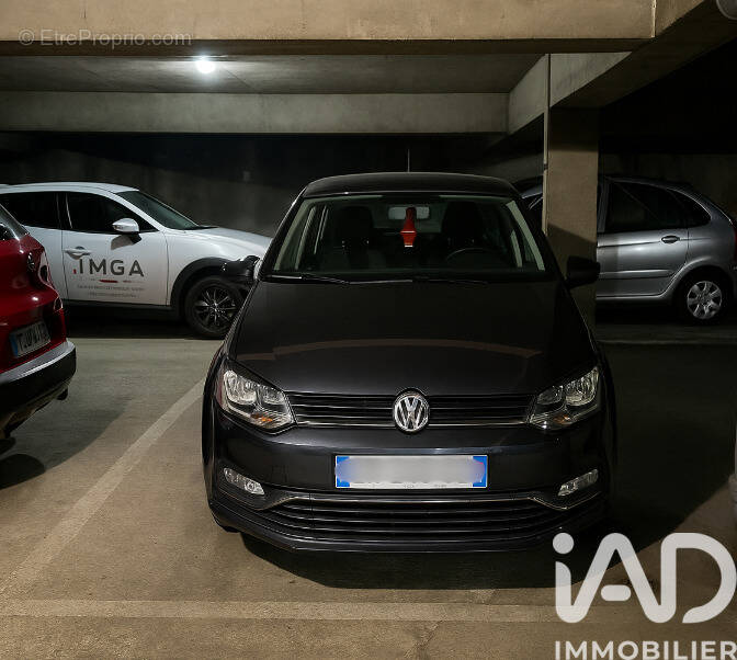 Photo 1 - Parking à PARIS-13E