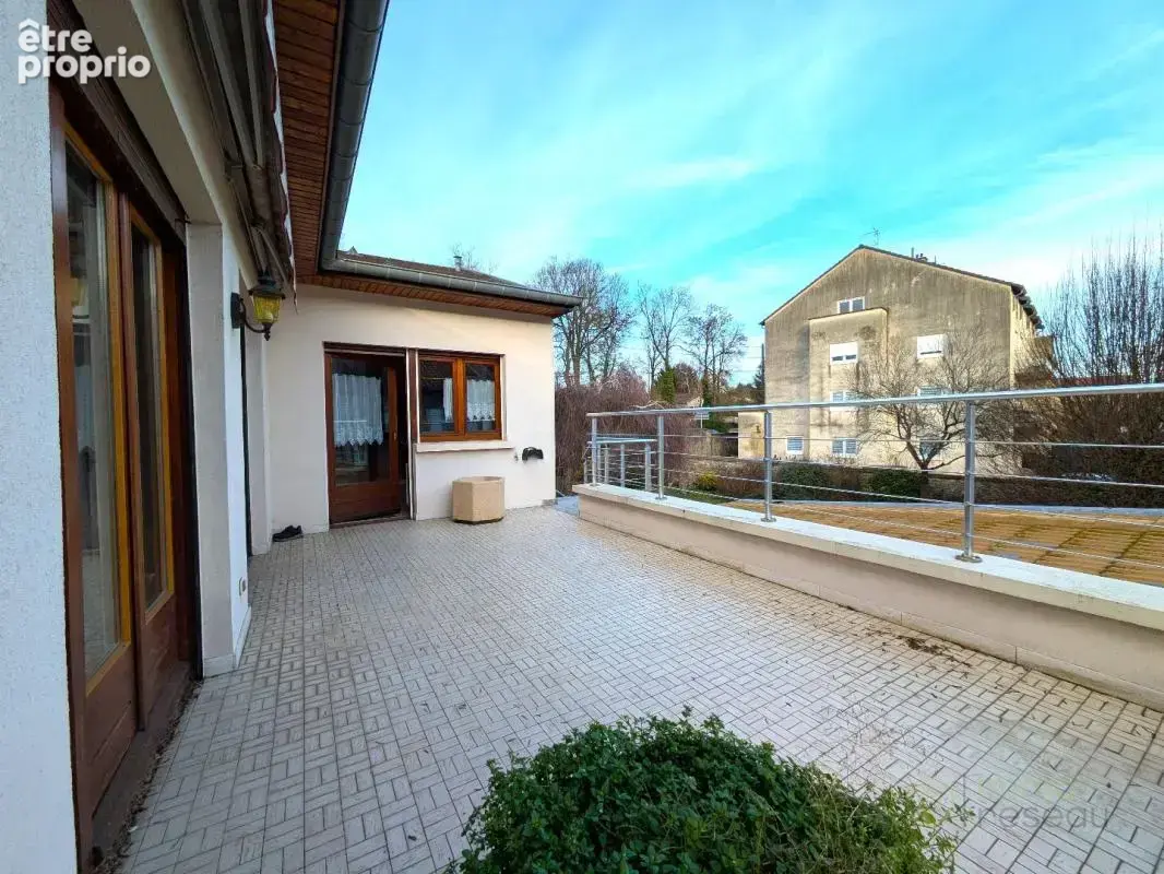Maison 9 pièces 239 m² à vendre à Courcelles-Chaussy (57530) - photo 3