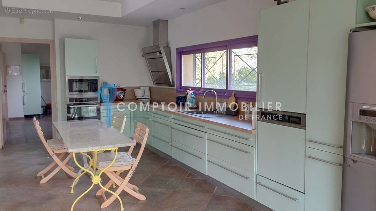 Nimes collines - superbe propriete dans un cadre de verdure - photo 7