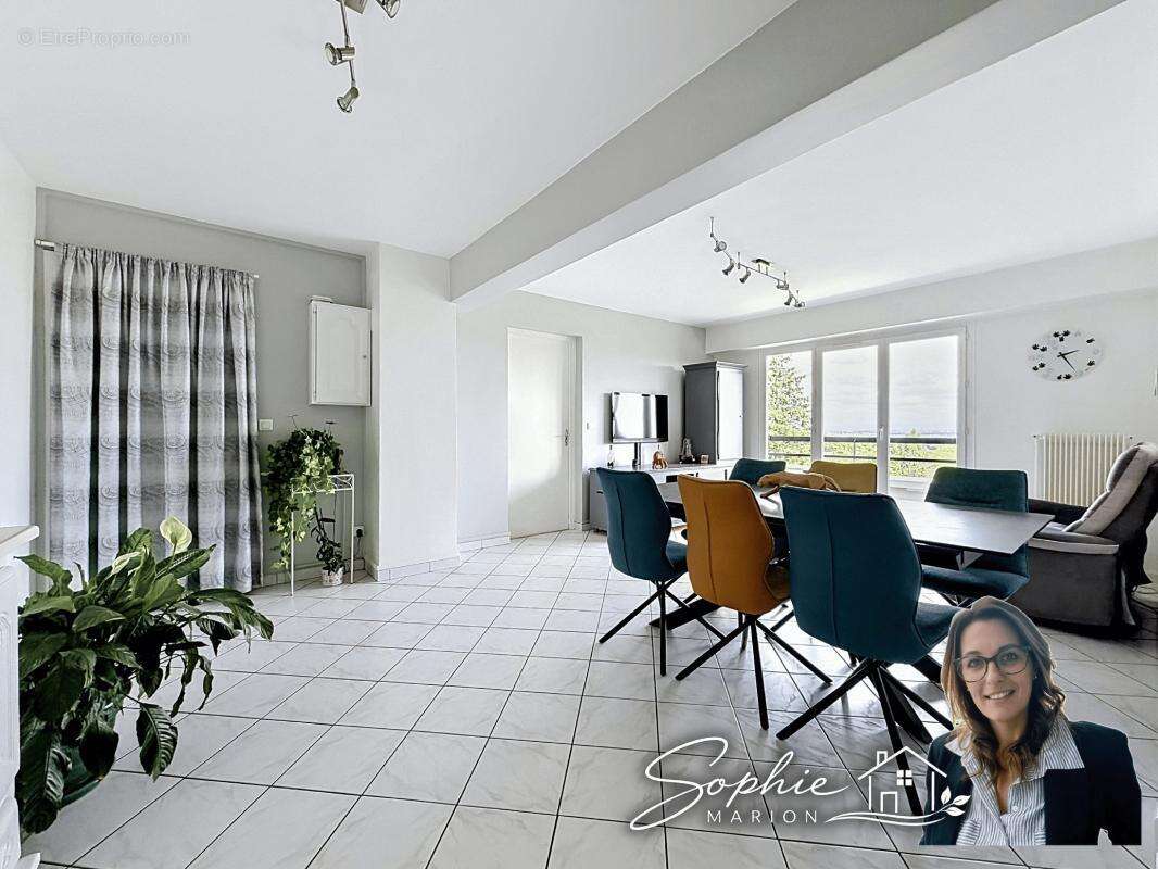 Appartement à SAINT-GENIS-LAVAL