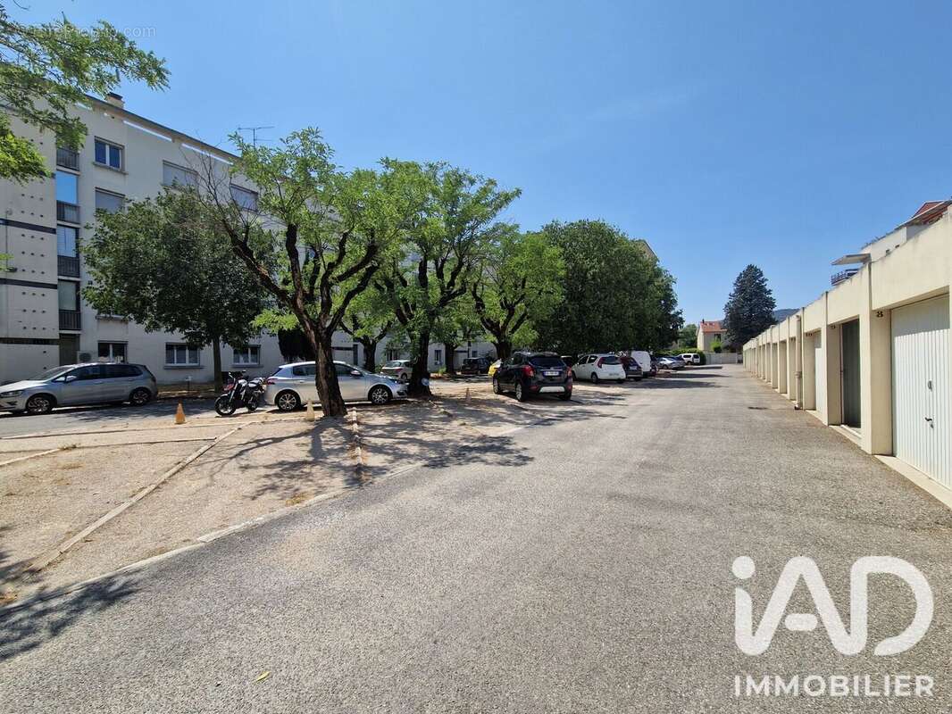 Appartement 37 m² à Valence  - photo 9