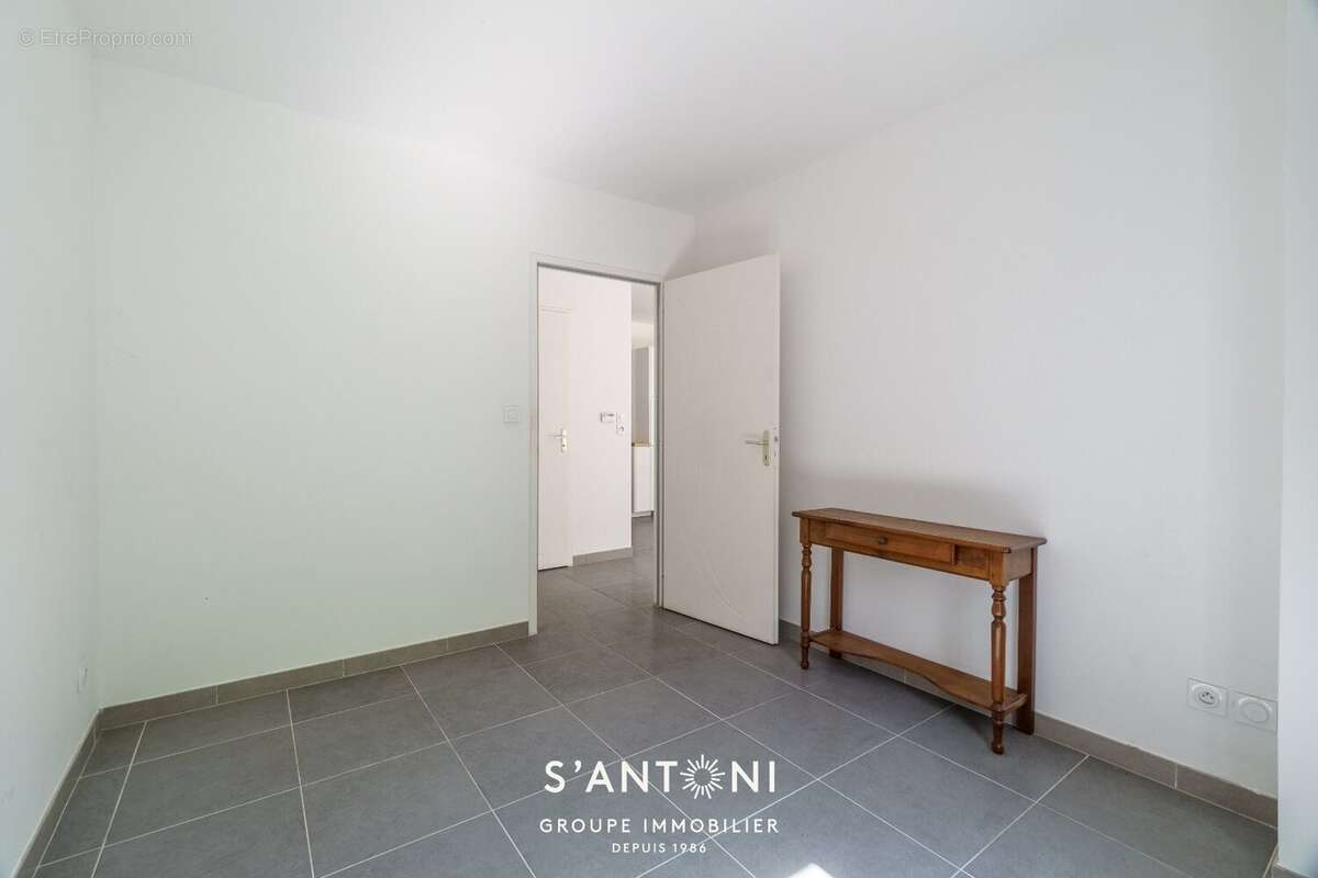 AGDE - CAYRETS - Appartement T3 en RDC avec Garage et Parking - photo 13