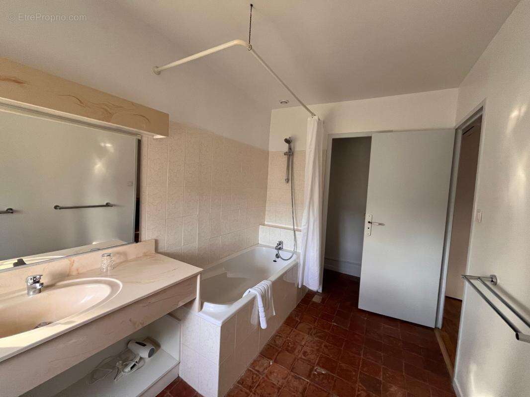 Maison à SAINT-GENIES-DE-COMOLAS