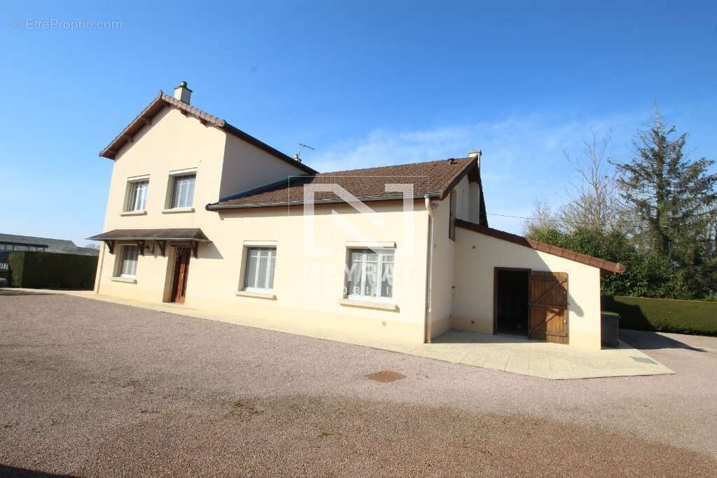 Maison à PIERRE-DE-BRESSE