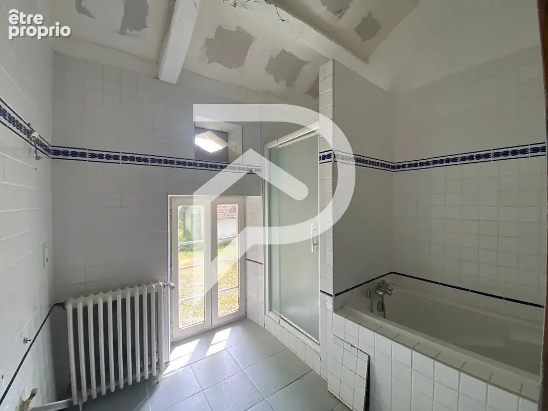 Demeure de charme, 9 pièces 267 m² et ses dépendances sur 2 Hectares, POUILLON - photo 9