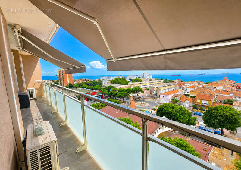 T3 à vendre avec vue mer depuis toutes les fenêtres – Centre-ville de Port-de-Bouc 3 pièces PORT DE BOUC (13) - photo 2