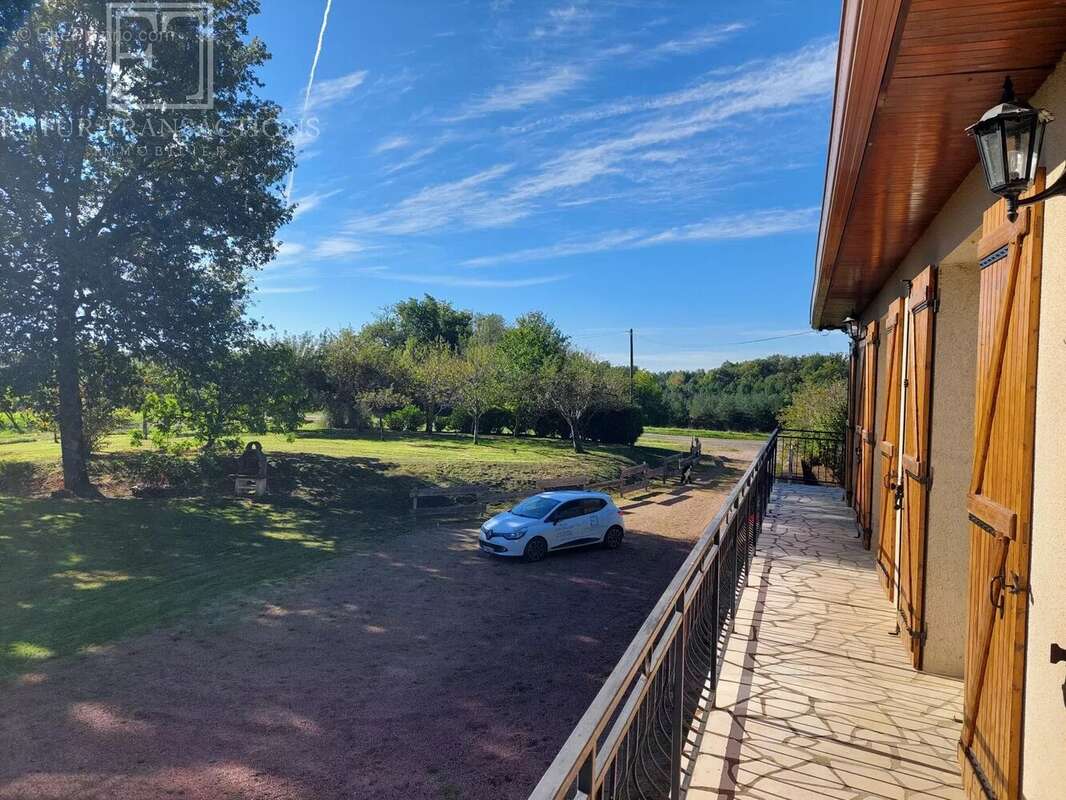 Maison à MILHAC-DE-NONTRON