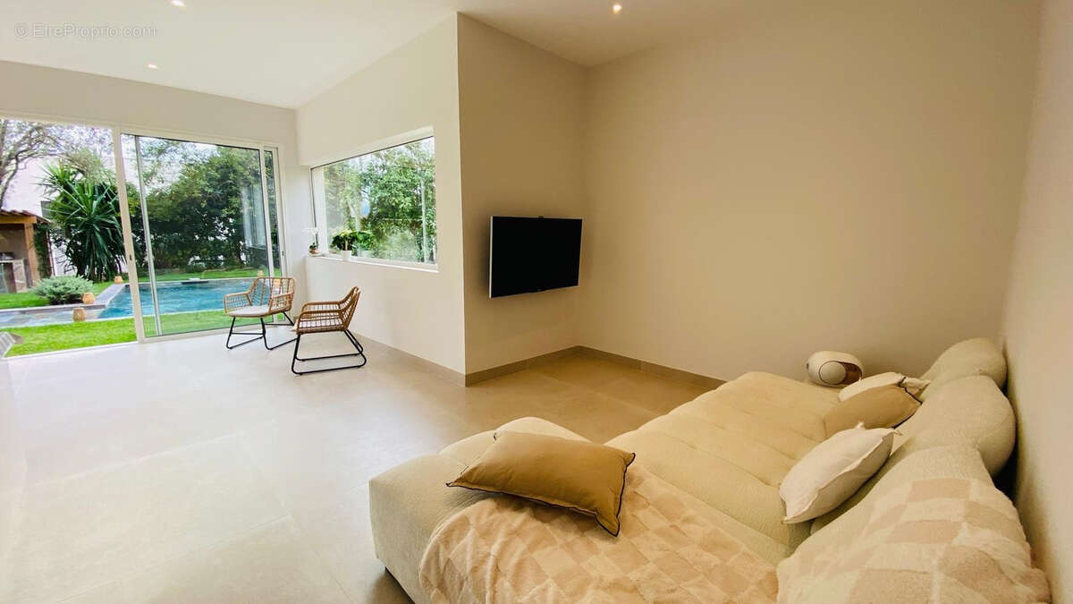 Maison à CAGNES-SUR-MER