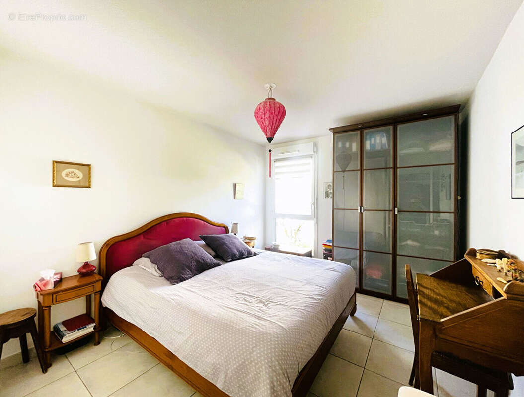 MAUGUIO 4 pièces 3 chambres 2 S.de bain, Terrasse en L 37 m2, parking + garage fermé - photo 11