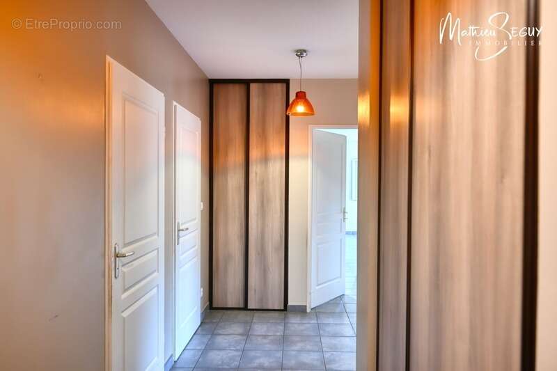 Appartement à THURINS