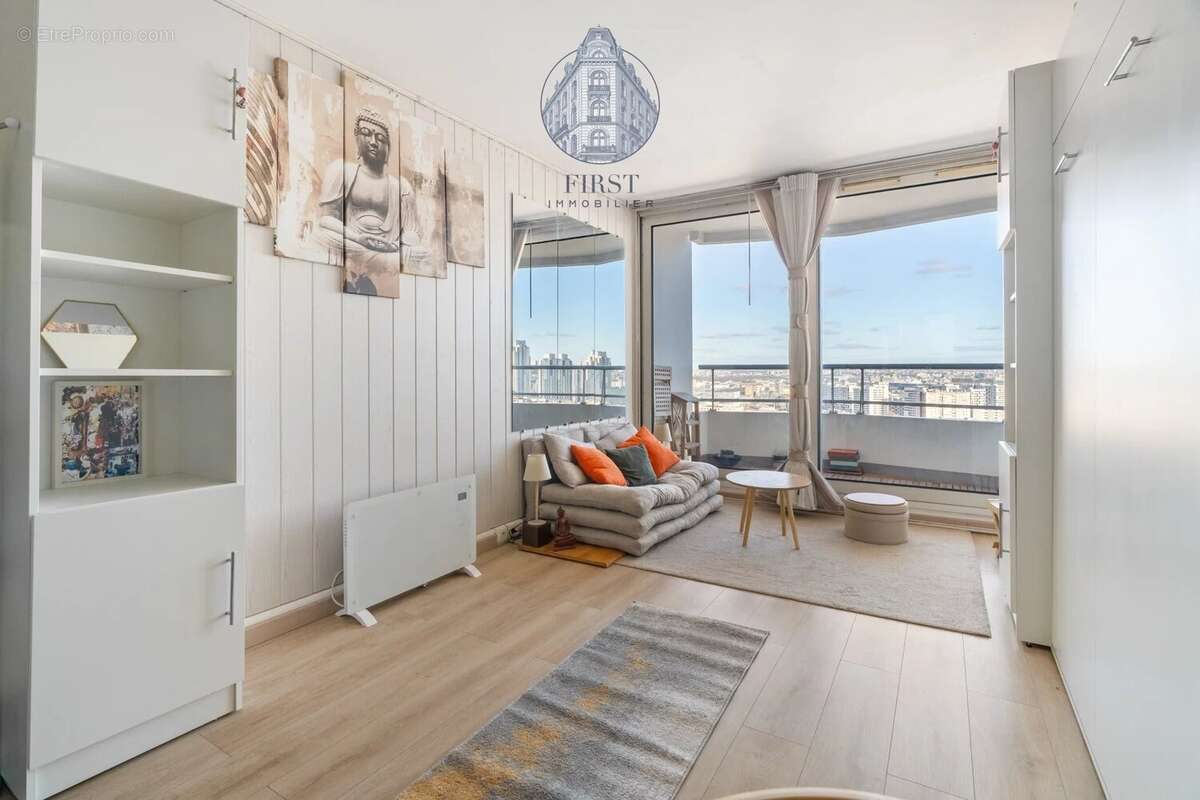 Appartement à PARIS-18E
