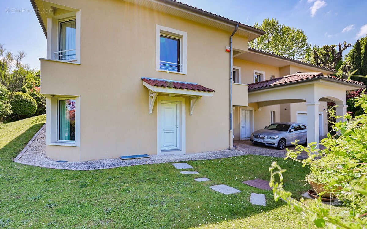 Maison à COLLONGES-AU-MONT-D&#039;OR