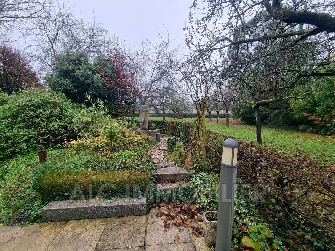 Maison à LE MELE-SUR-SARTHE