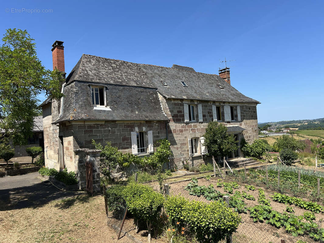 Maison à BRIGNAC-LA-PLAINE