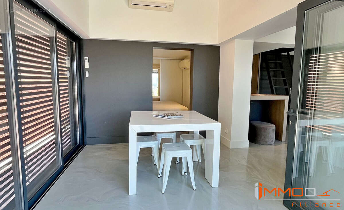 Maison à THEOULE-SUR-MER