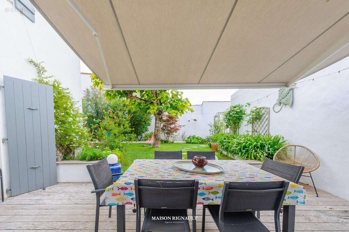 Maison à LA COUARDE-SUR-MER