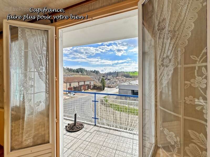 Appartement à LA CLAYETTE