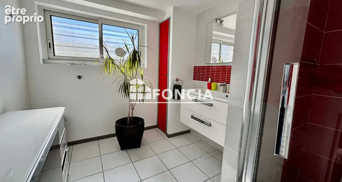 Maison 205 m² à Niort  - photo 10