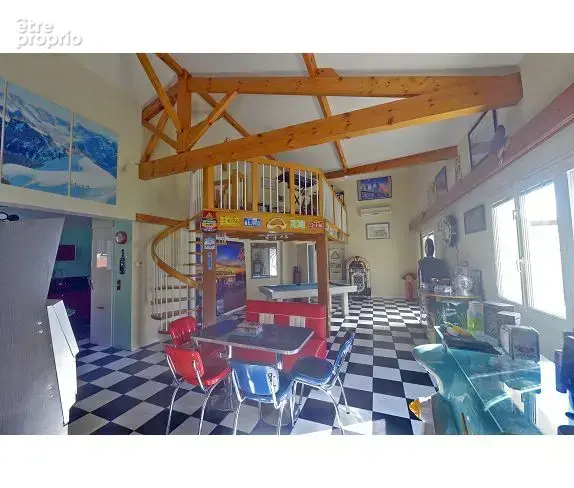 Maison 380 m² à Grezac  - photo 3