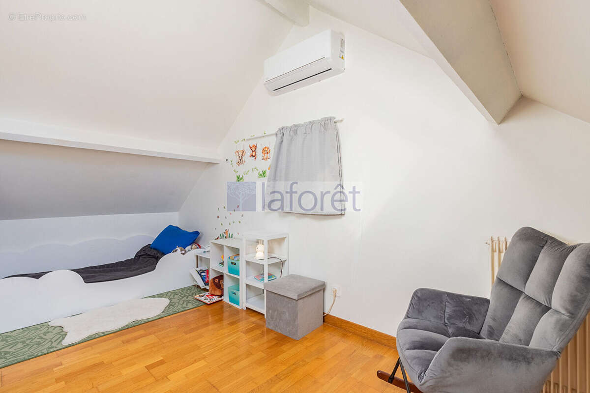 Maison à SAULX-LES-CHARTREUX