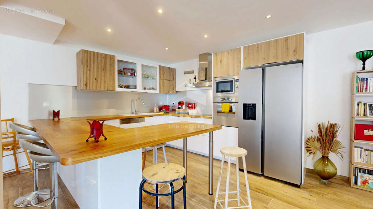 Appartement à TOURRETTE-LEVENS