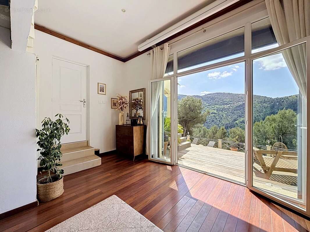 Maison à TOURRETTE-LEVENS