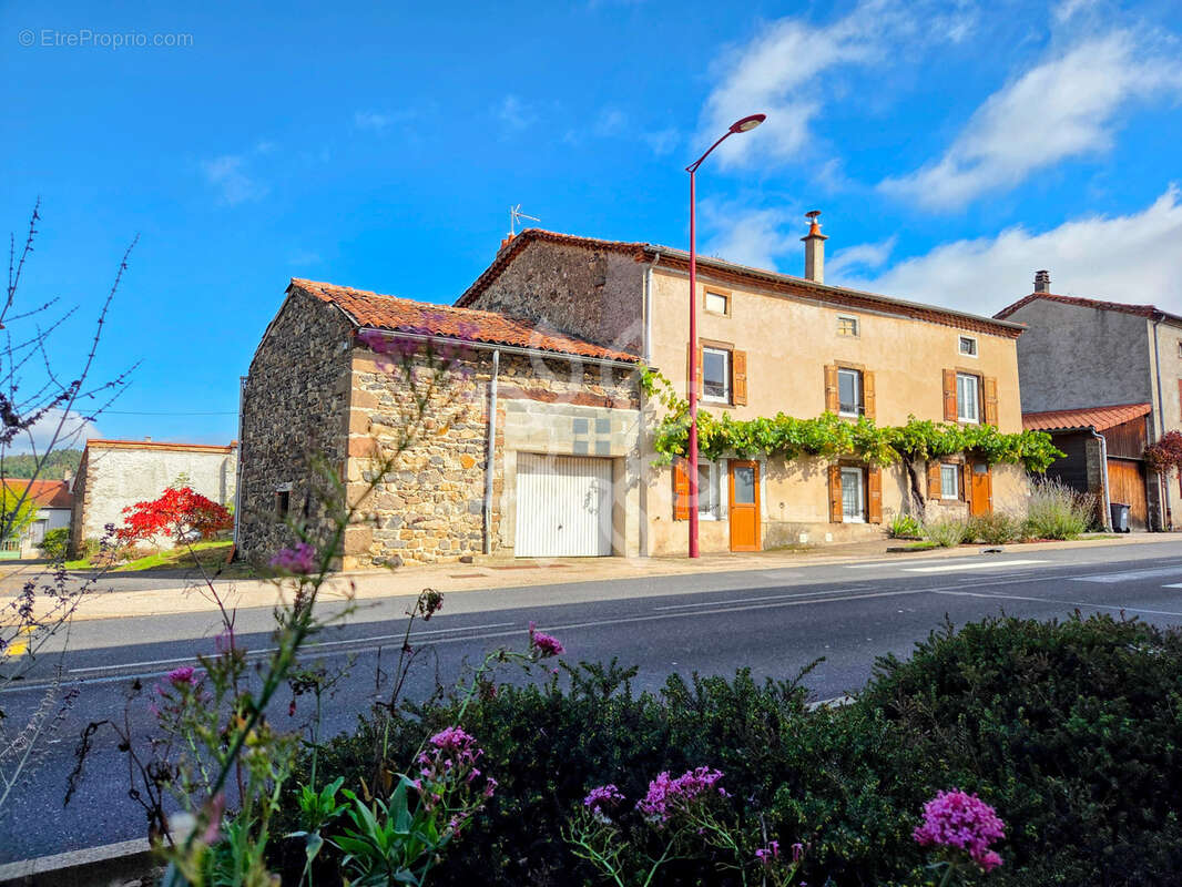 Maison à LA CHOMETTE