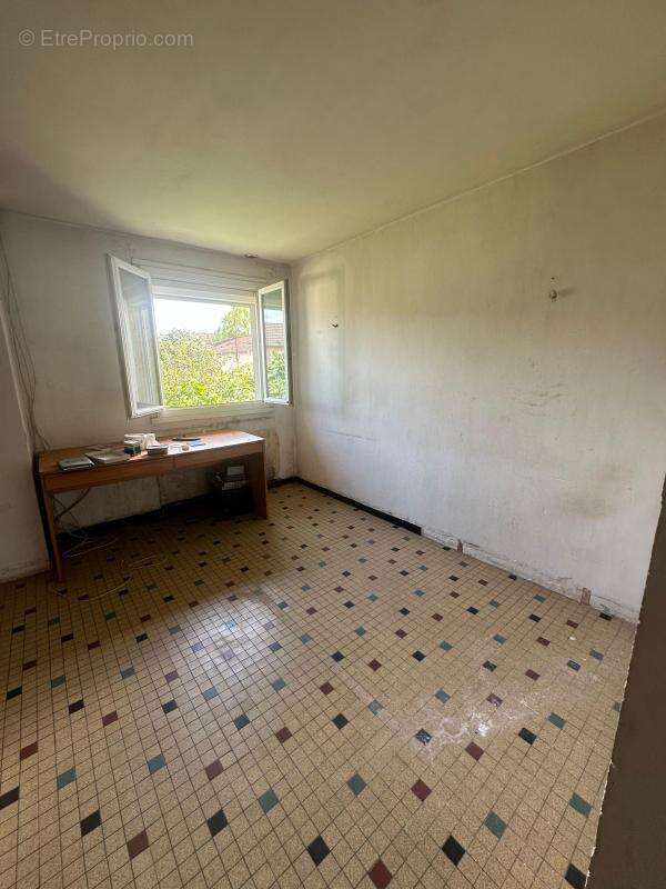Grenay – Maison à fort potentiel de 140 m² avec terrain constructible - photo 16