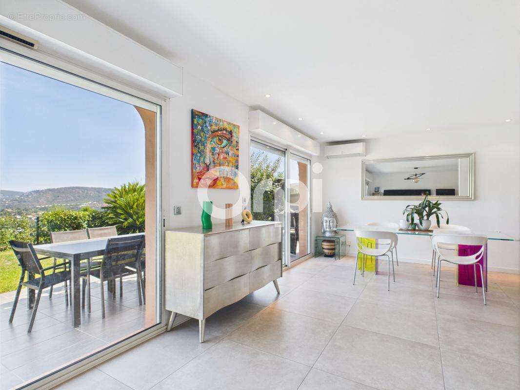 Maison à MANDELIEU-LA-NAPOULE