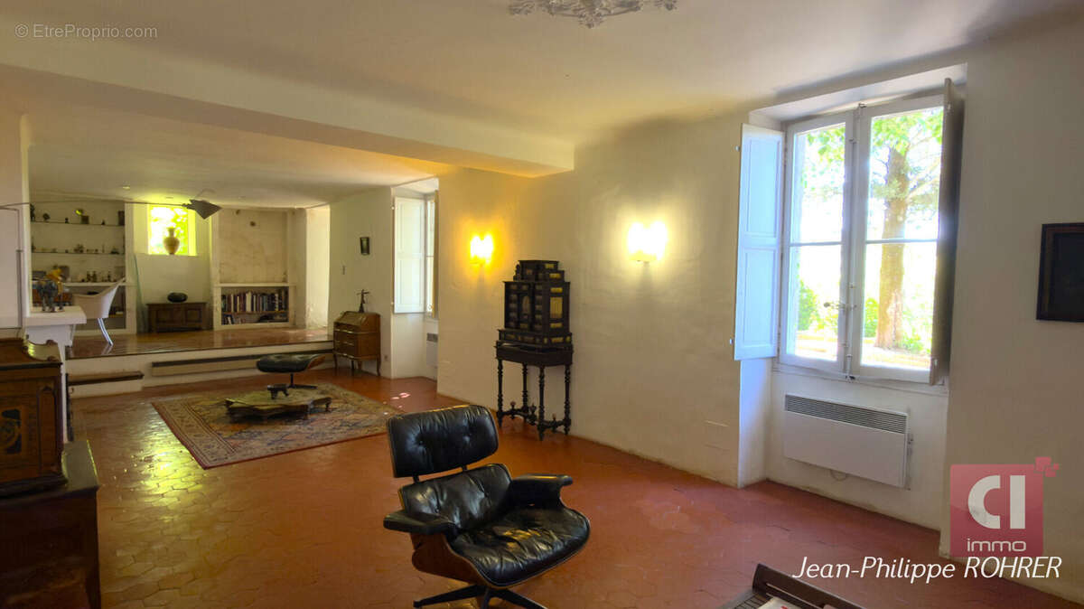 Maison à BESSE-SUR-ISSOLE
