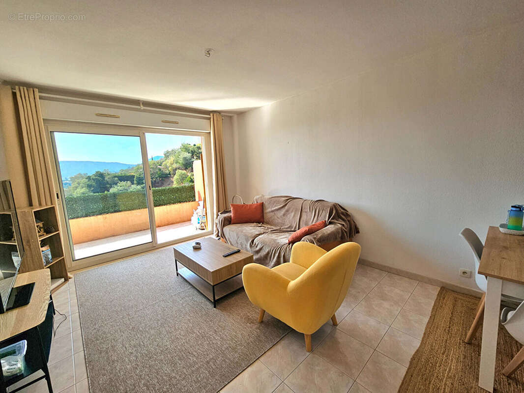 Appartement à MANDELIEU-LA-NAPOULE