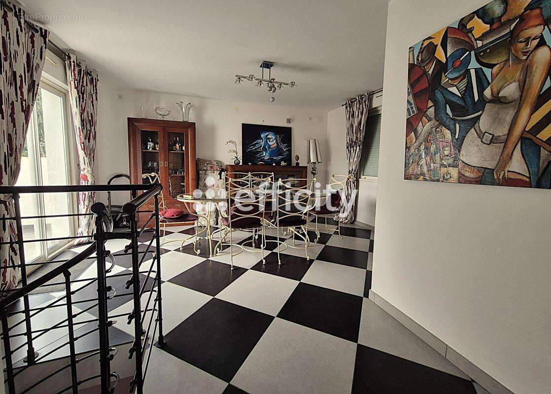 Maison à SAINT-GEORGES-DE-DIDONNE