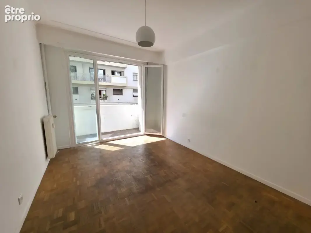 NICE - Le Port - 2 pièces - 54,64m² - plein Sud - ascenseur - balcon - photo 8
