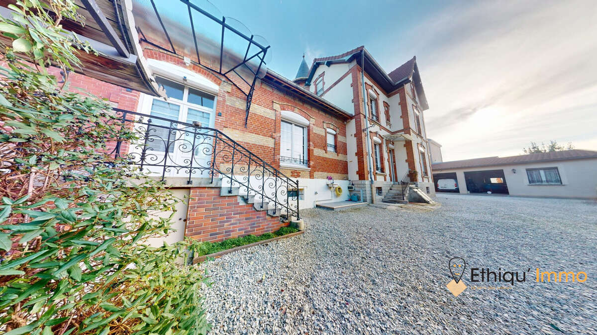 Maison 192 m² à Brienne-Le-Chateau  - photo 2