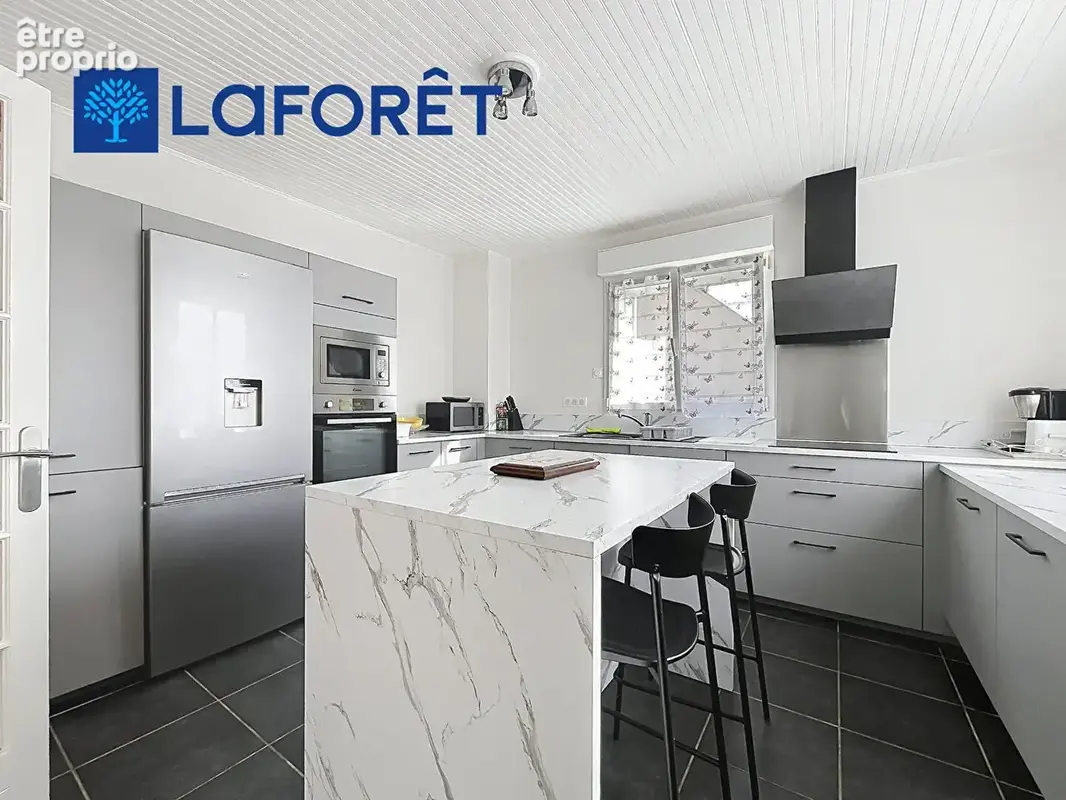 A vendre ! Maison Guern 6 pièce(s) 142m² - photo 3