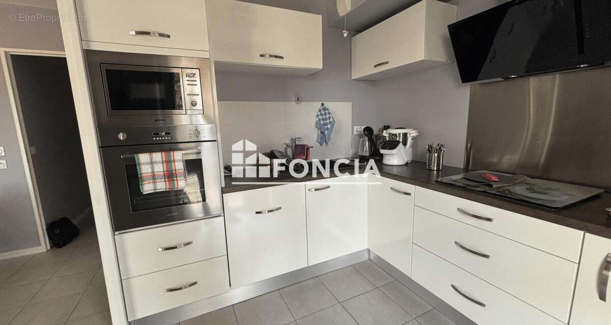 Appartement à DECINES-CHARPIEU