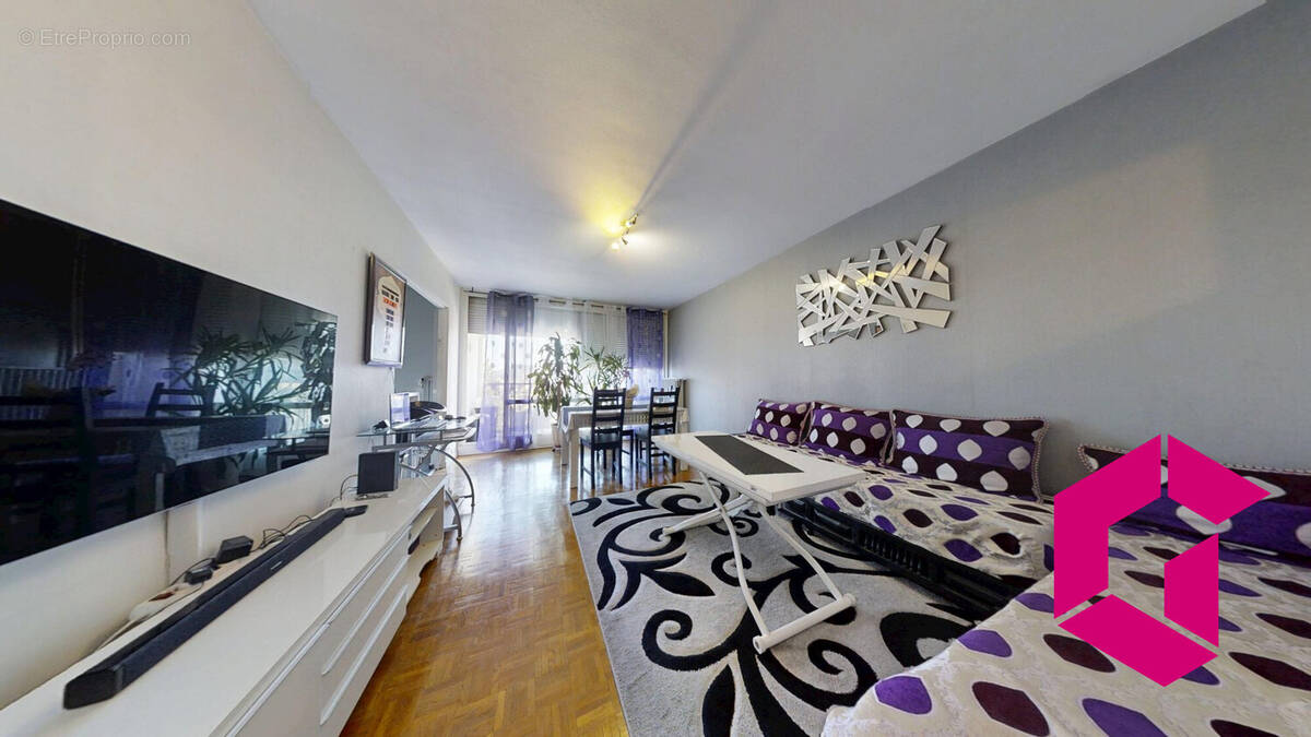 Appartement à SAINT-ETIENNE