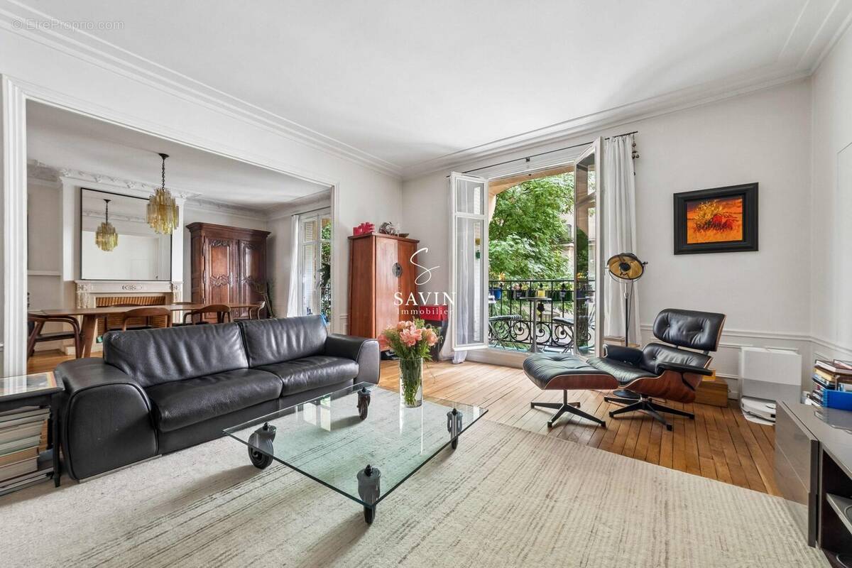 Appartement à PARIS-16E