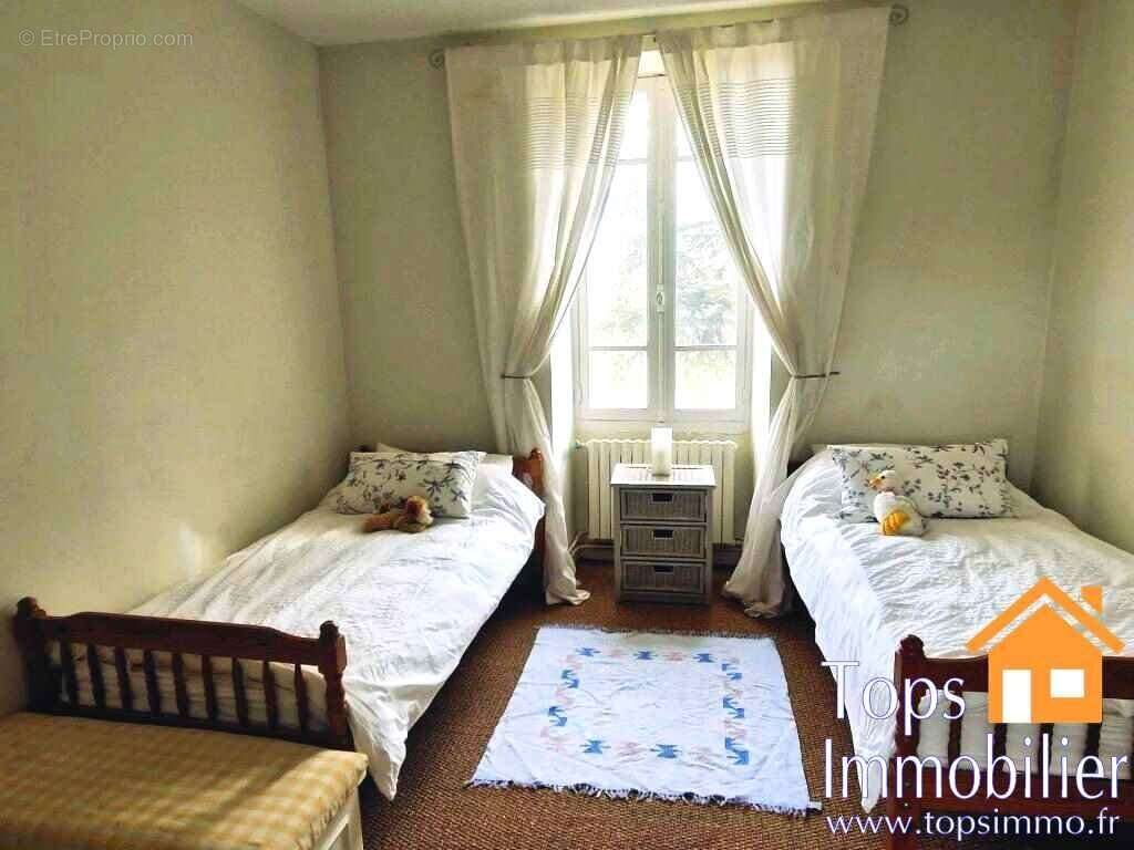 Maison à VAILHOURLES