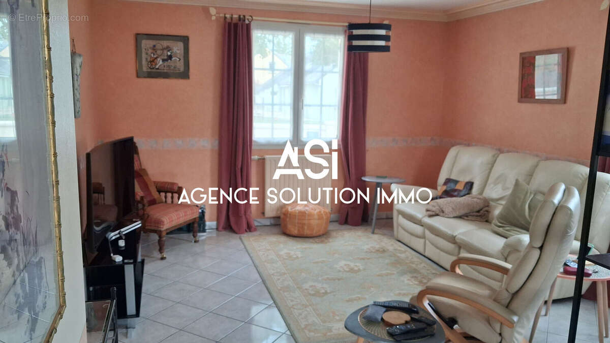 Maison à VILLAINES-LA-JUHEL