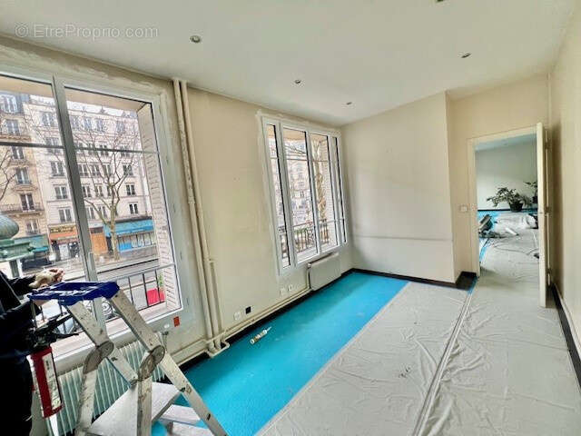 Commerce à PARIS-6E