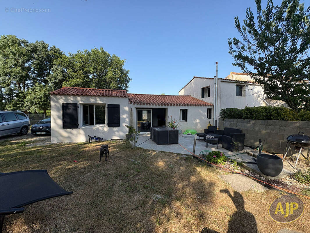 Maison à COMMEQUIERS