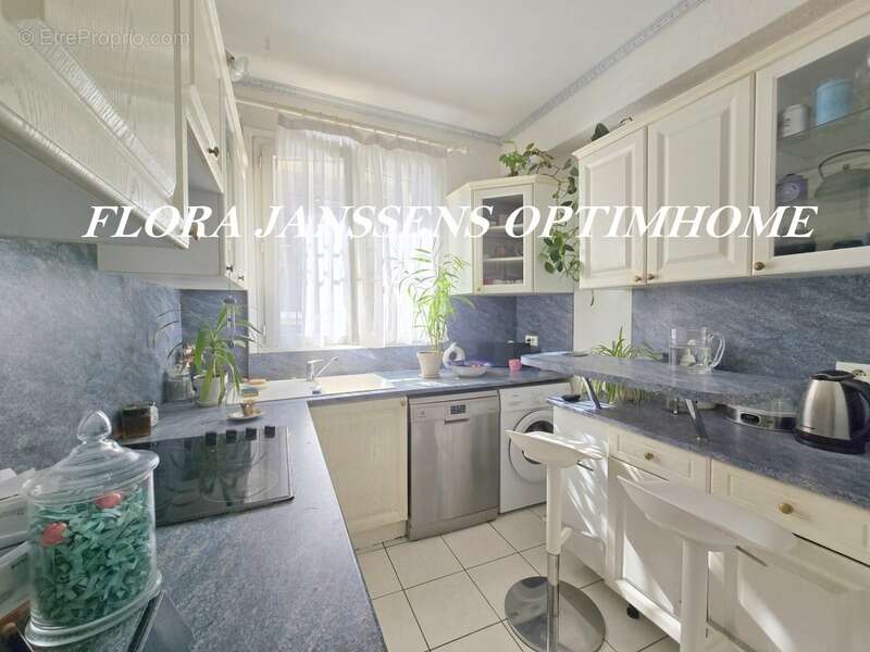 Appartement à COURBEVOIE